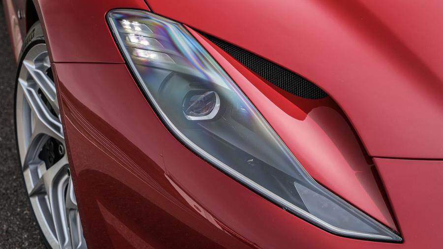 Детали экстерьера Ferrari 812 Superfast 2017 года  (фото 46 из 91)